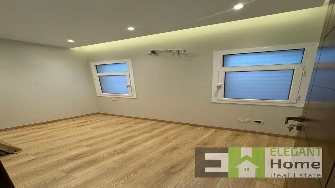 Twin house for rent (Kitchen +Acs) at Hyde Park