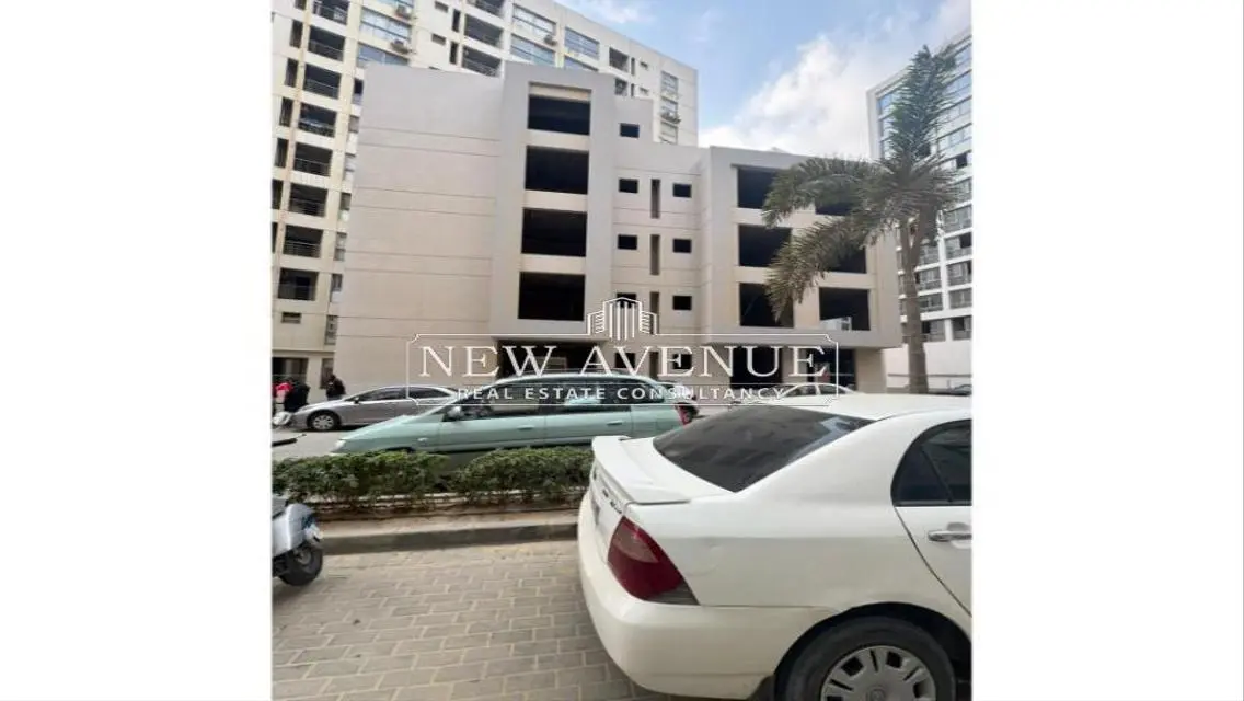مبني 1000 متر بموقع متميز في وان قطامية للايجار