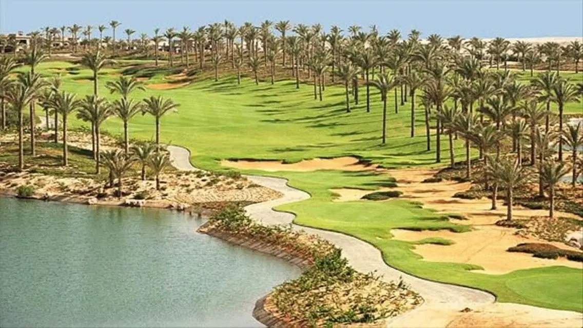 Villa 1050m in Katameya Dunes for sale