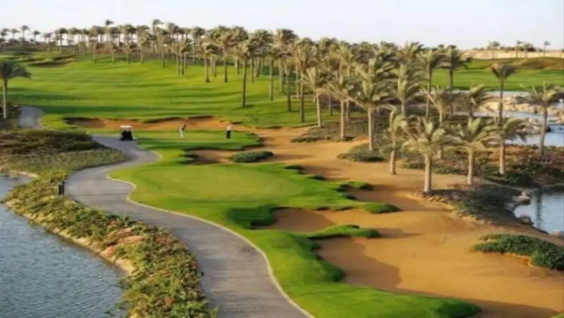 Villa 1050m in Katameya Dunes for sale