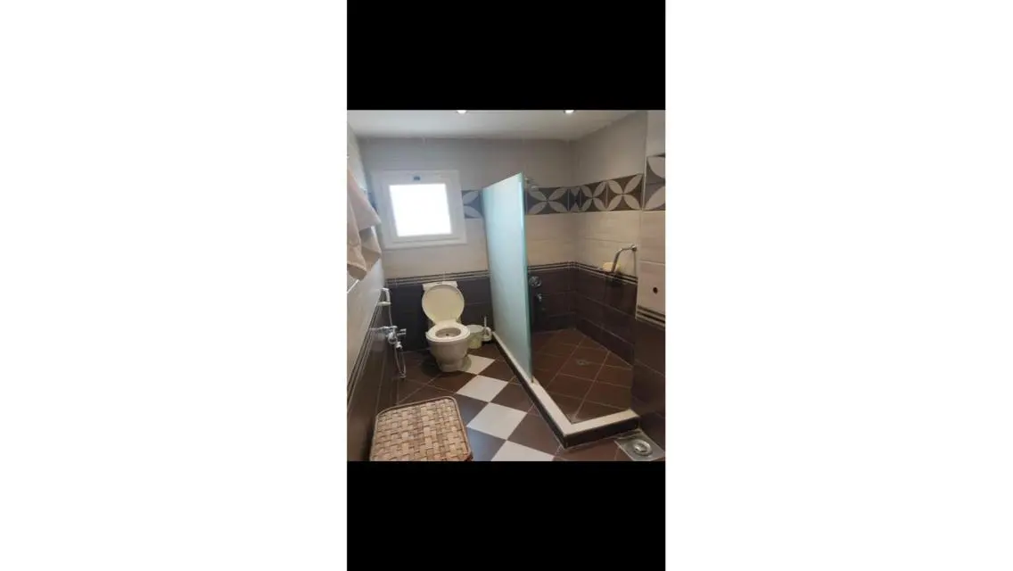 للبيع شاليه في مارينا 2 تاني صف بحيره رمليه       