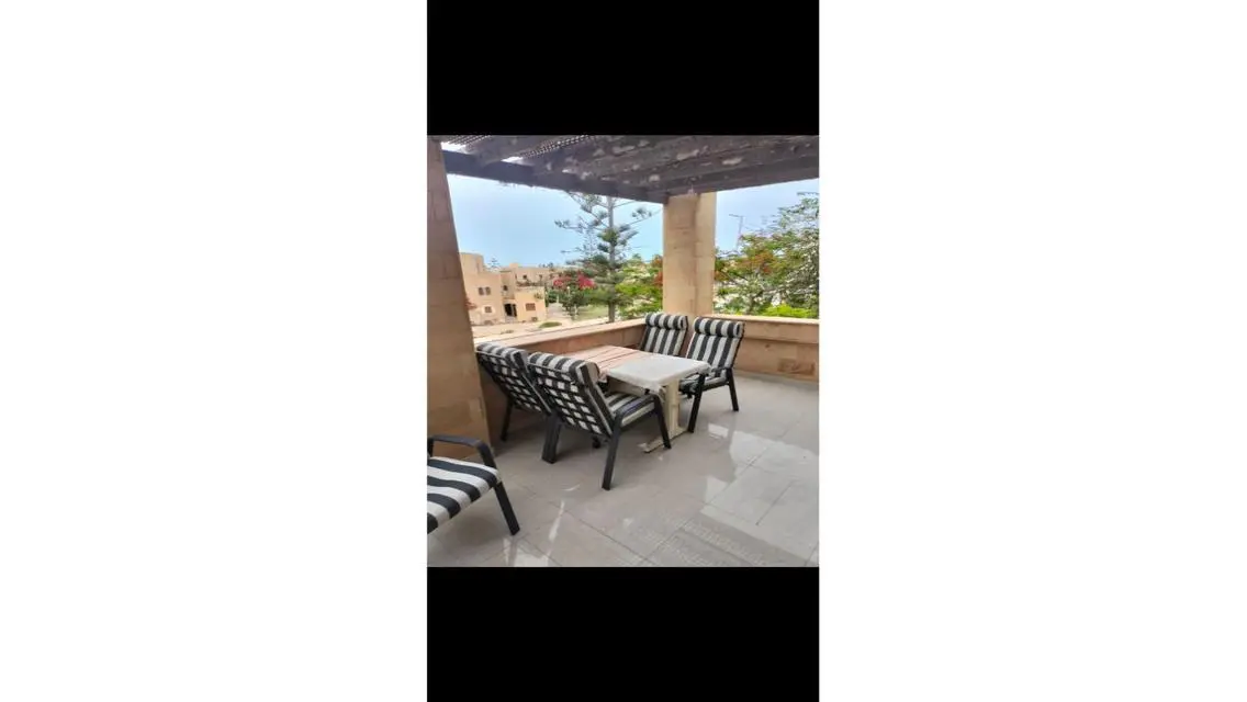 للبيع شاليه في مارينا 2 تاني صف بحيره رمليه       