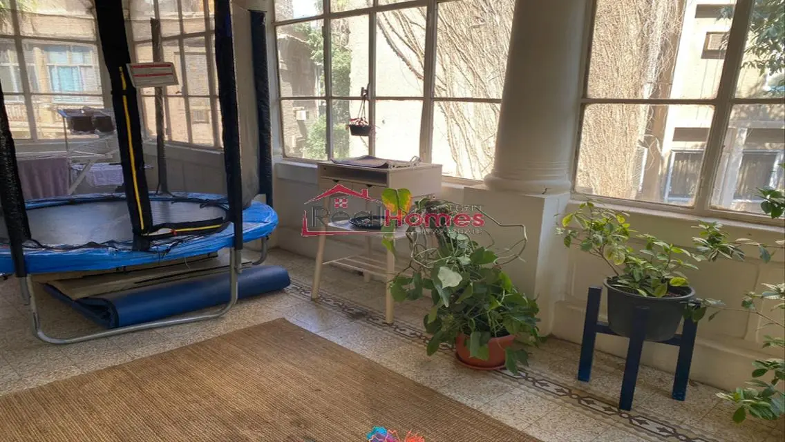 High ceiling apartment for rent 4bedrooms
