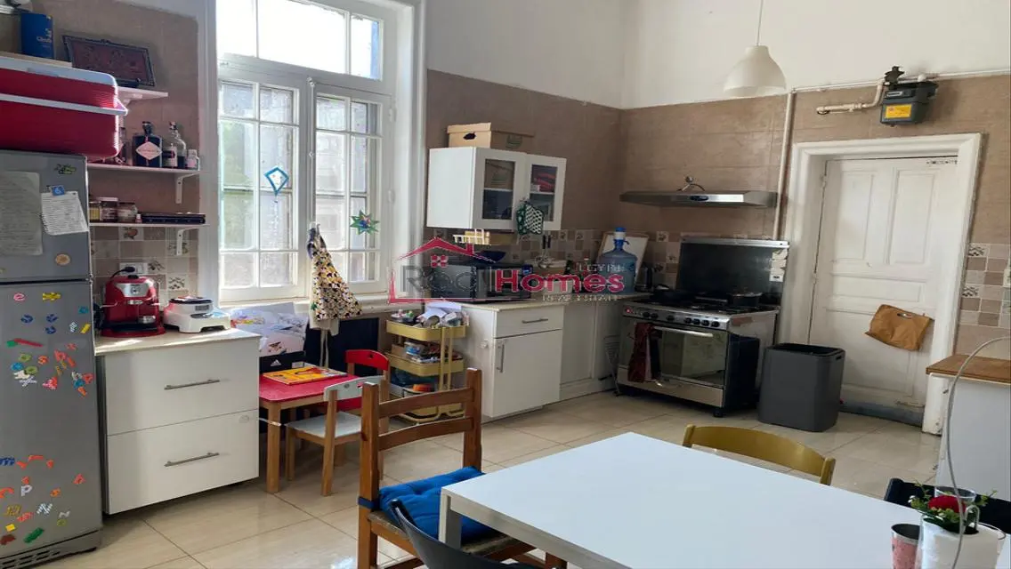High ceiling apartment for rent 4bedrooms