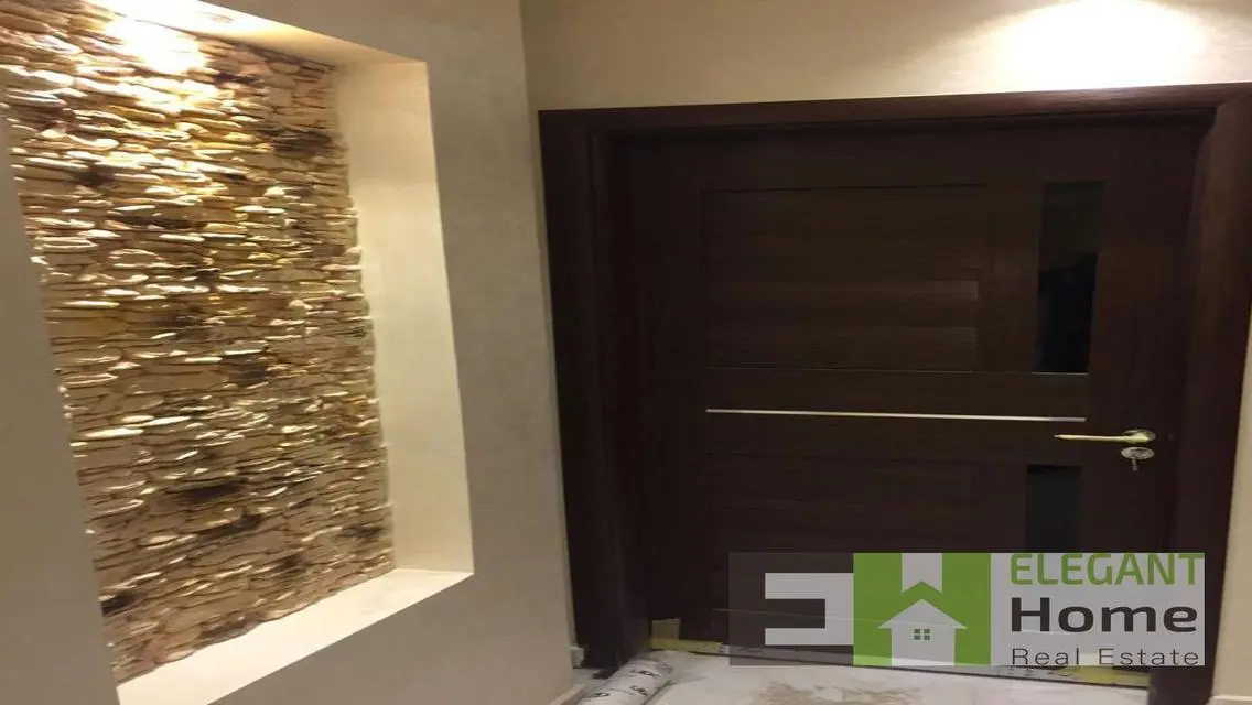 Corner Apartment for sale with kitchen+Acs at Mvhp