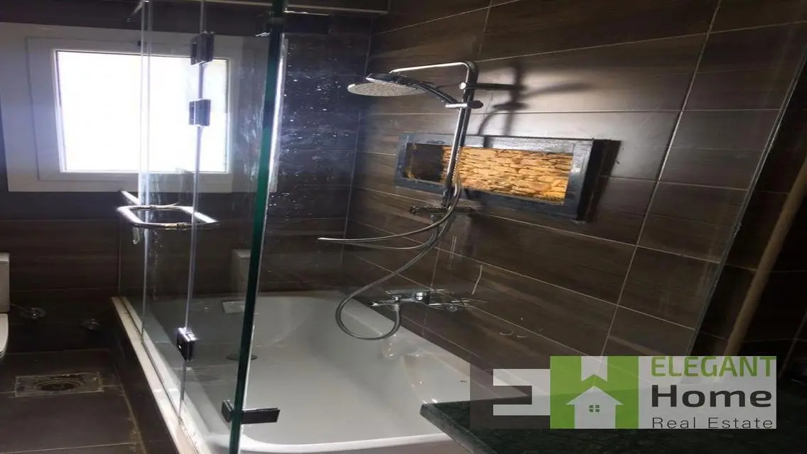 Corner Apartment for sale with kitchen+Acs at Mvhp