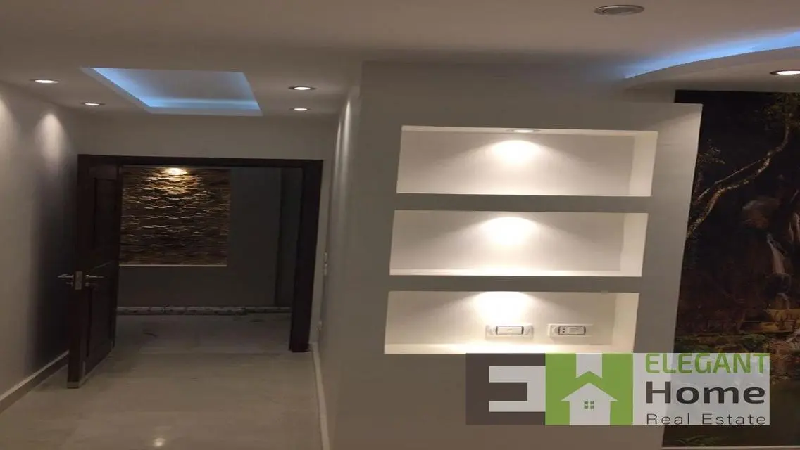 Corner Apartment for sale with kitchen+Acs at Mvhp