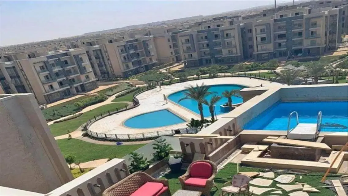 شقة للايجار مفروشة بالكامل علي فيو مميز Galleria