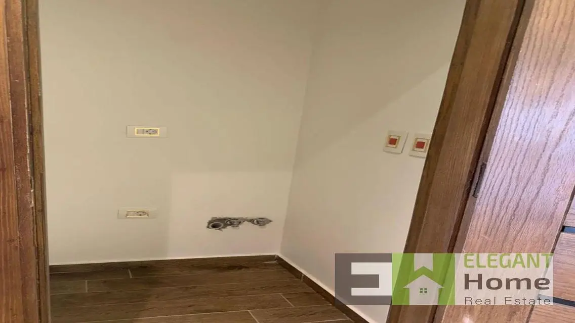 Cheapest I-Villa garden for rent at MV Hyde park