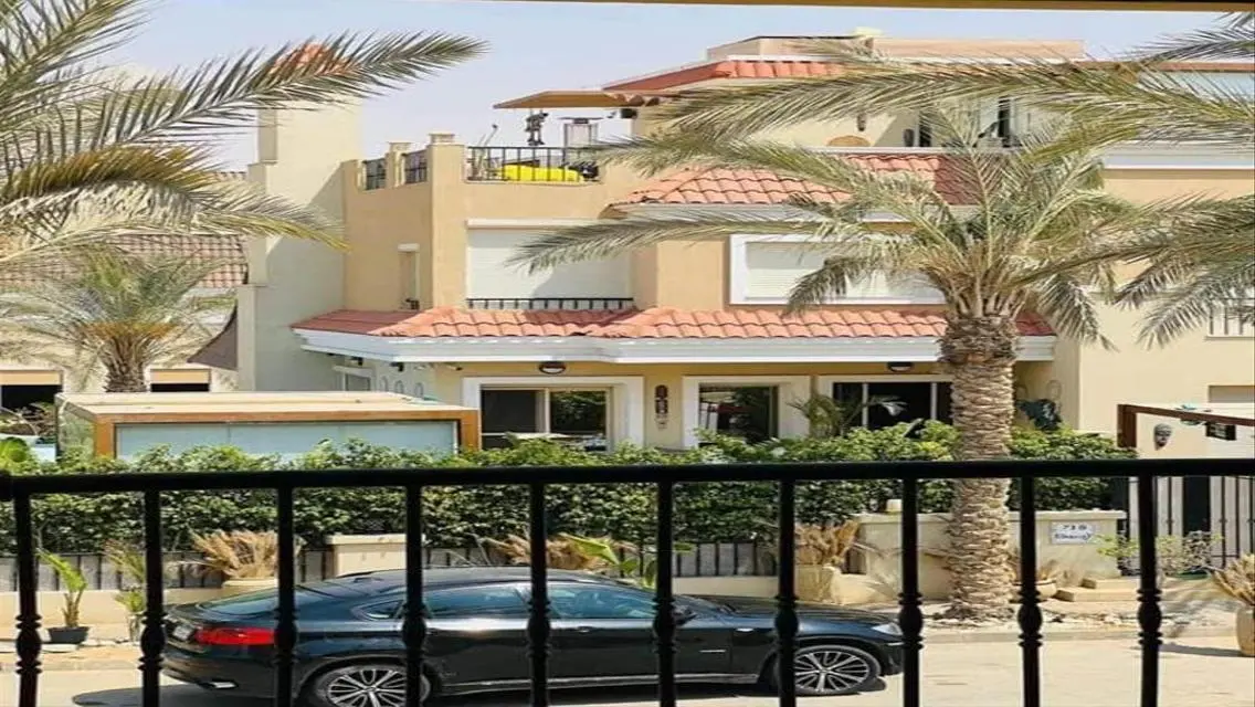 فيلا بسعر مميز في سراي