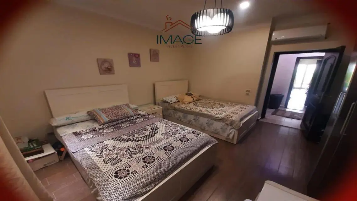 للبيع سينيور شاليه ارضي اول صف جولف بسعر مميز