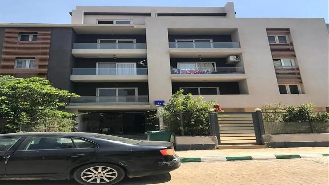 Resale 250m + roof 150m Fully finished + ACs - RTM