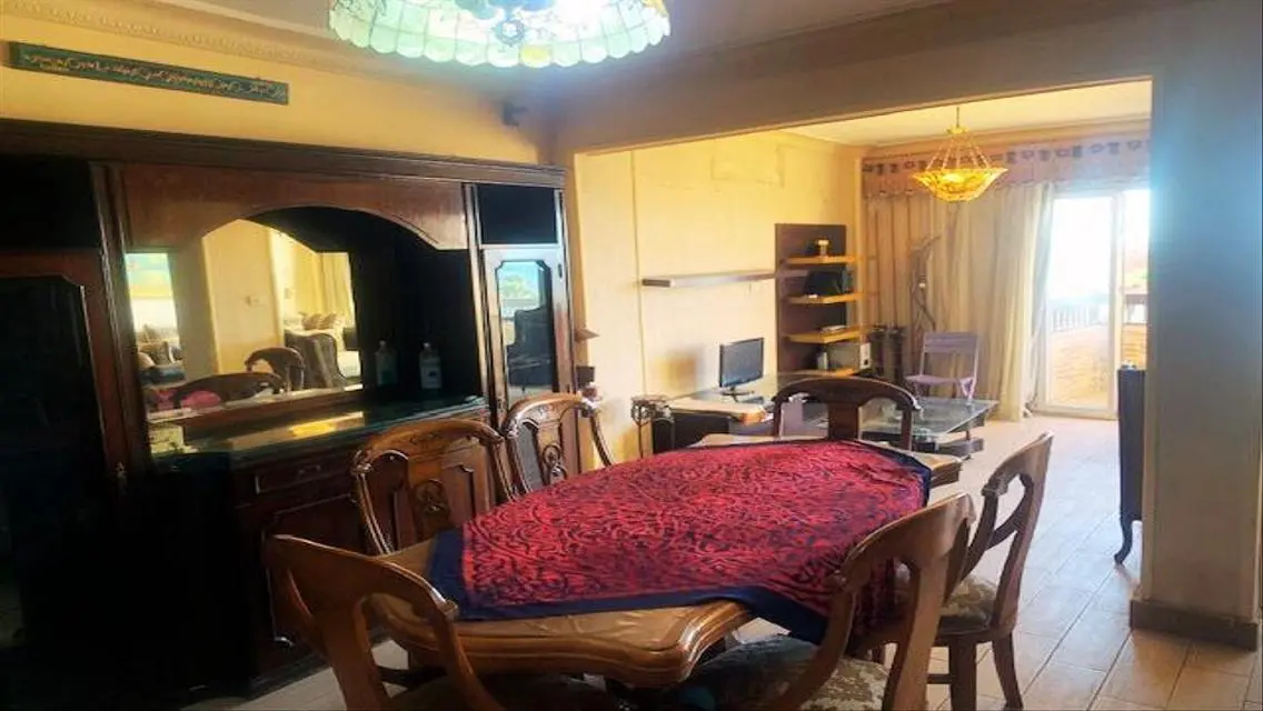 شقة للايجار مفروش فى جليم على البحر مباشرة