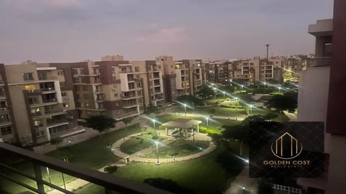 للبيع شقه الترا وايد جاردن بكمبوند دار مصر الاندلس