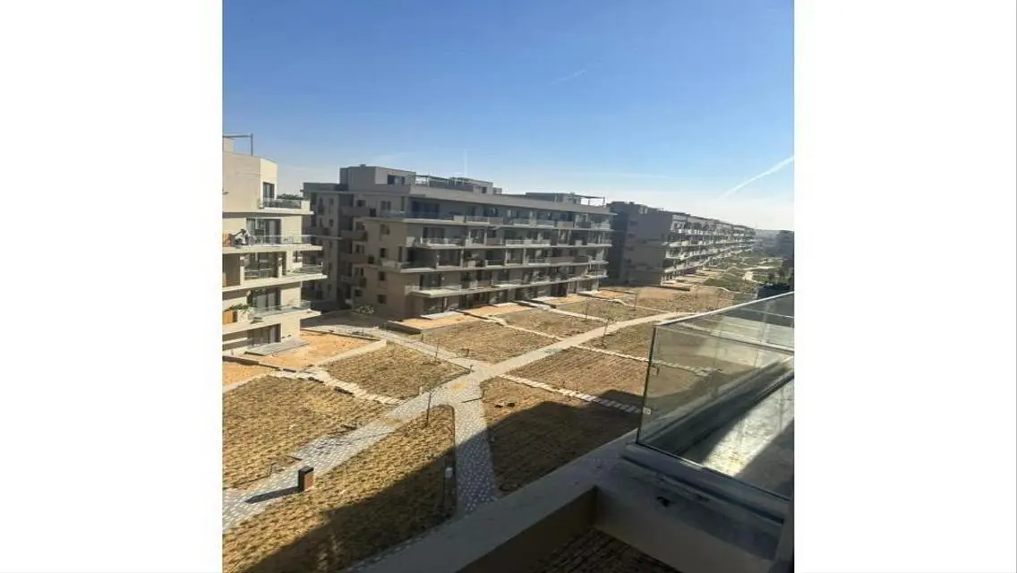 شقة للبيع بموقع مميز تشطيب كامل بالتكييفات ف فيليت