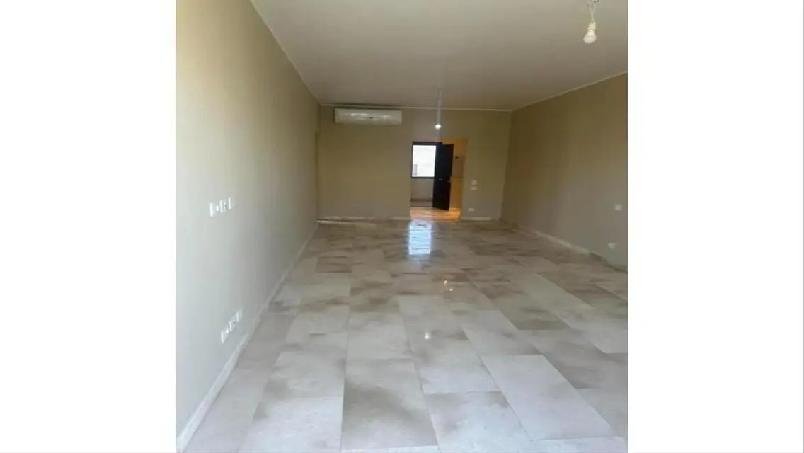 شقة للبيع بموقع مميز تشطيب كامل بالتكييفات ف فيليت