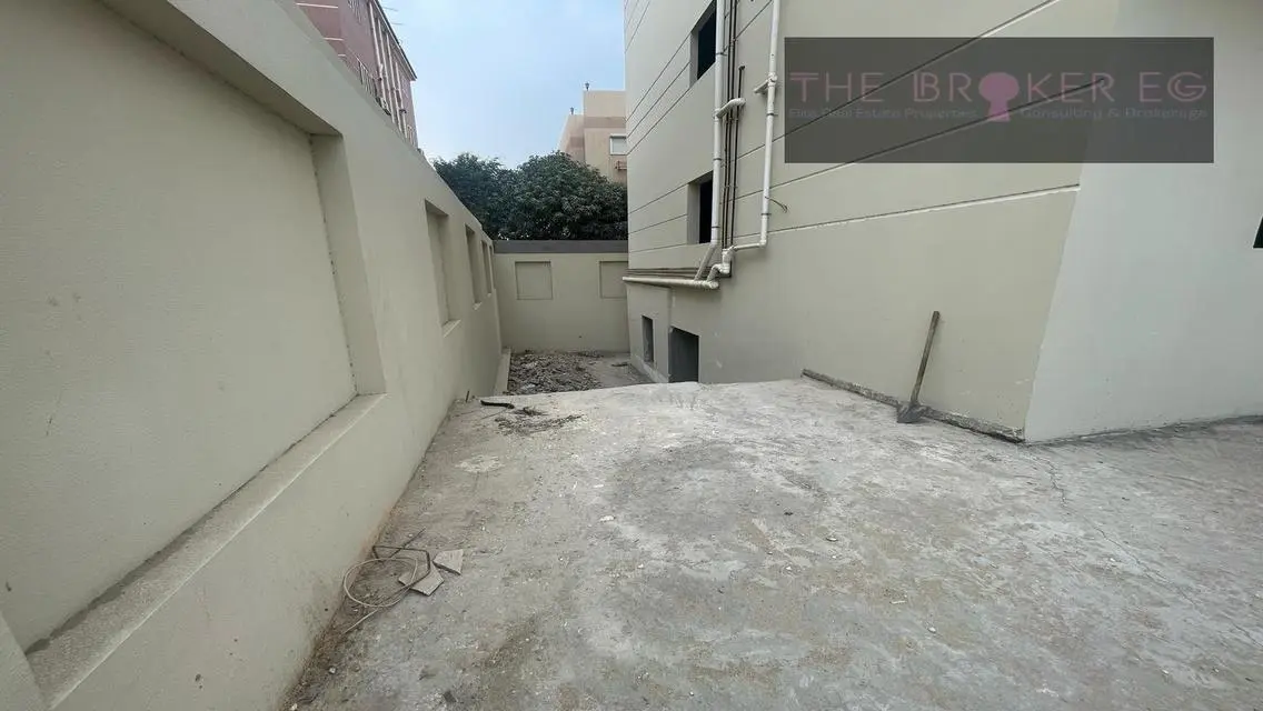 Villa for sale in South Academy