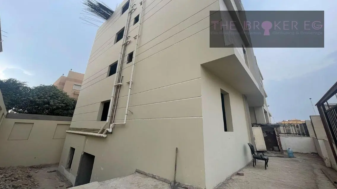 Villa for sale in South Academy