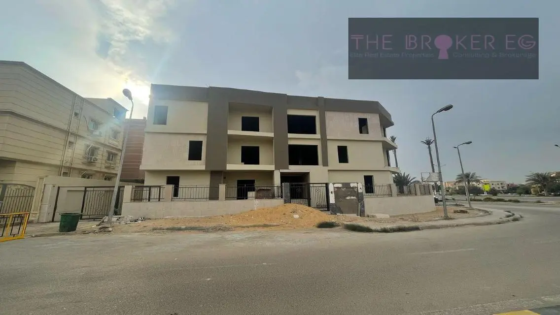 Villa for sale in South Academy