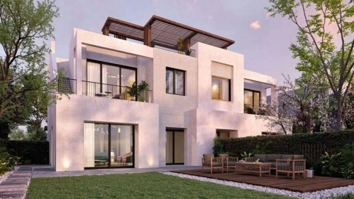 Under Market Price Townhouse Resale Prime Location