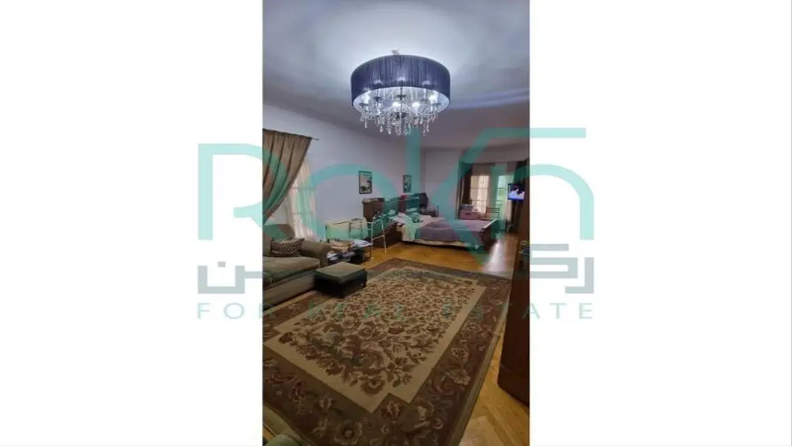 Luxurious Villa with Spacious Garden and Private Pool