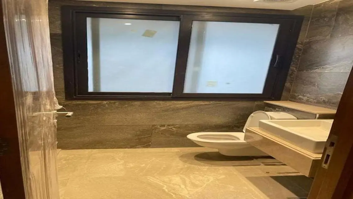 شقة متشطبة بالتكييفات في بيفرلى هيلز 6 ويست سوديك