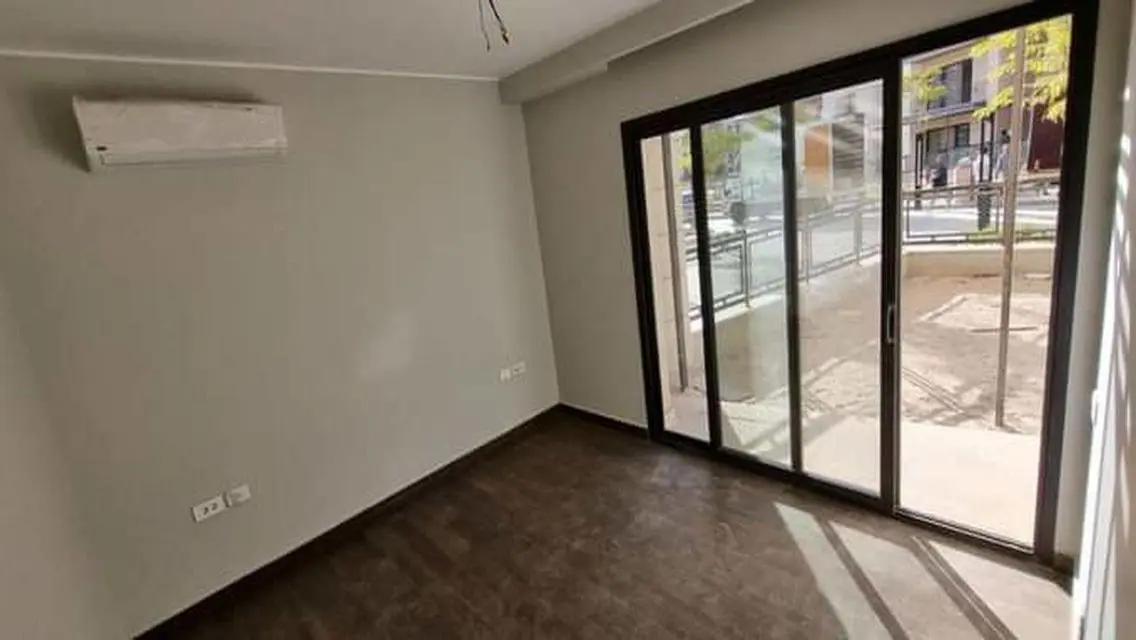 شقة متشطبة بالتكييفات في بيفرلى هيلز 6 ويست سوديك