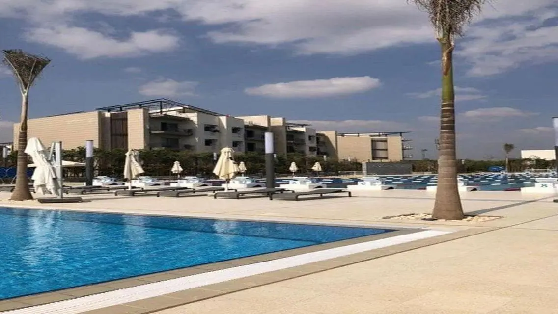 شقة متشطبة بالتكييفات في بيفرلى هيلز 6 ويست سوديك