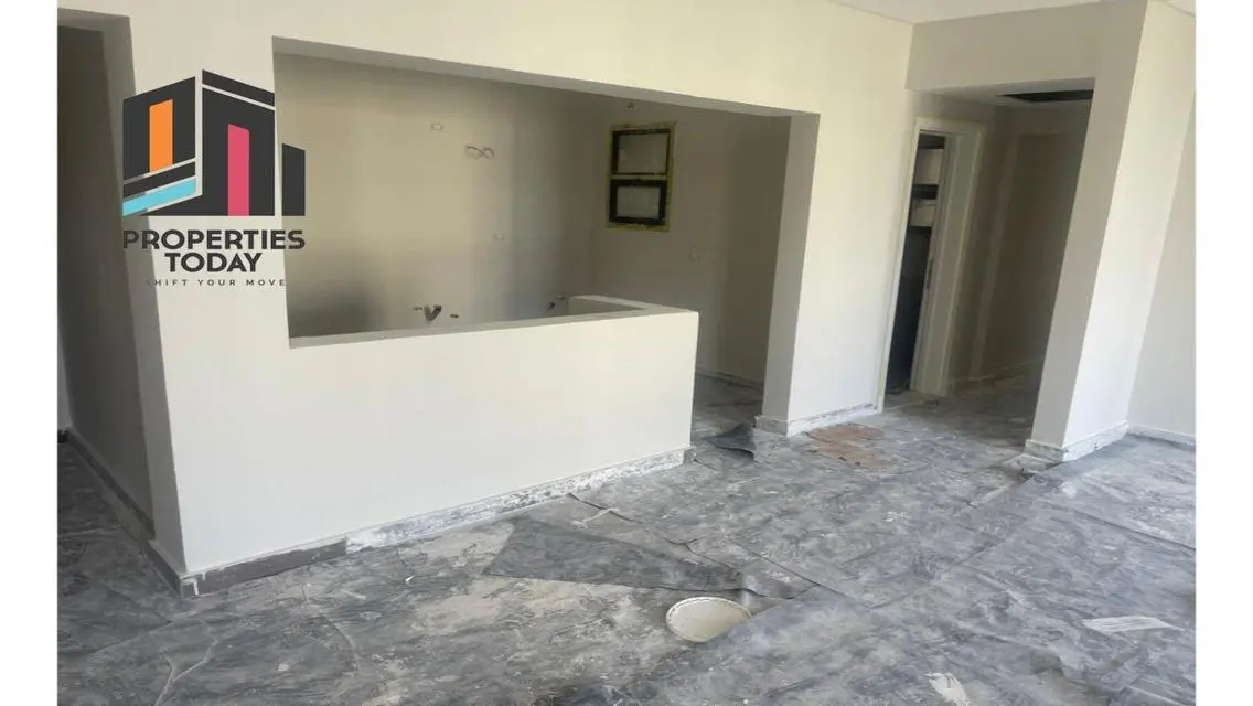شقة رائعة للبيع في BCCIS مع إطلالات ساحرة