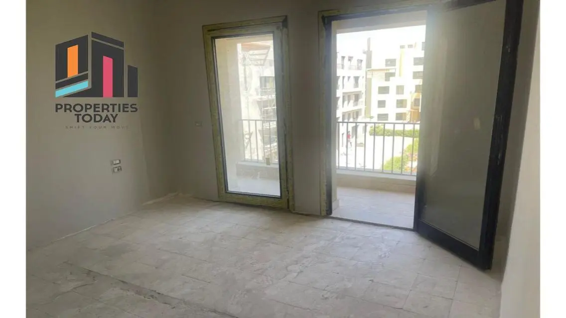 شقة رائعة للبيع في BCCIS مع إطلالات ساحرة