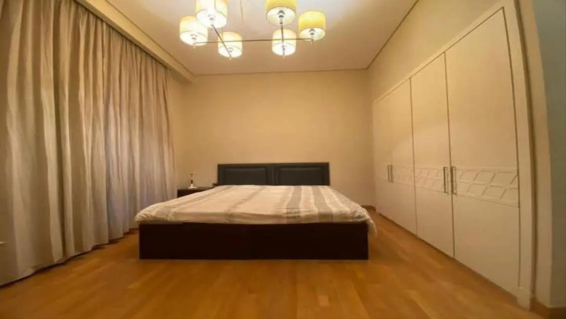للبيع شقه متشطبه جاهزه للسكن الان فى بيفرلى هيلز