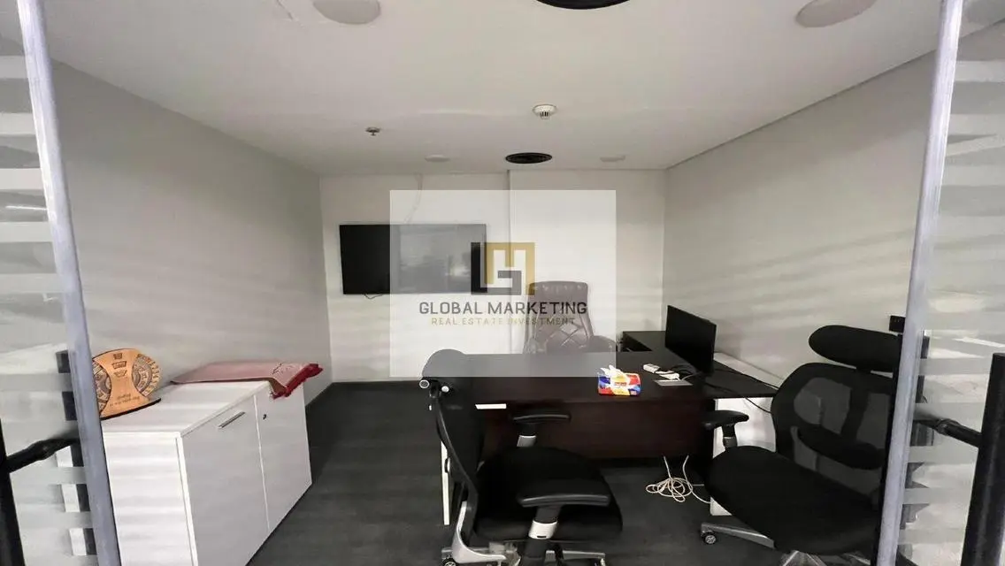 Office 550 sqm ground floor for rent in 90th St