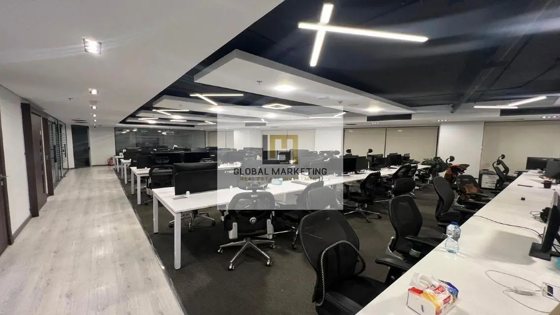 Office 550 sqm ground floor for rent in 90th St