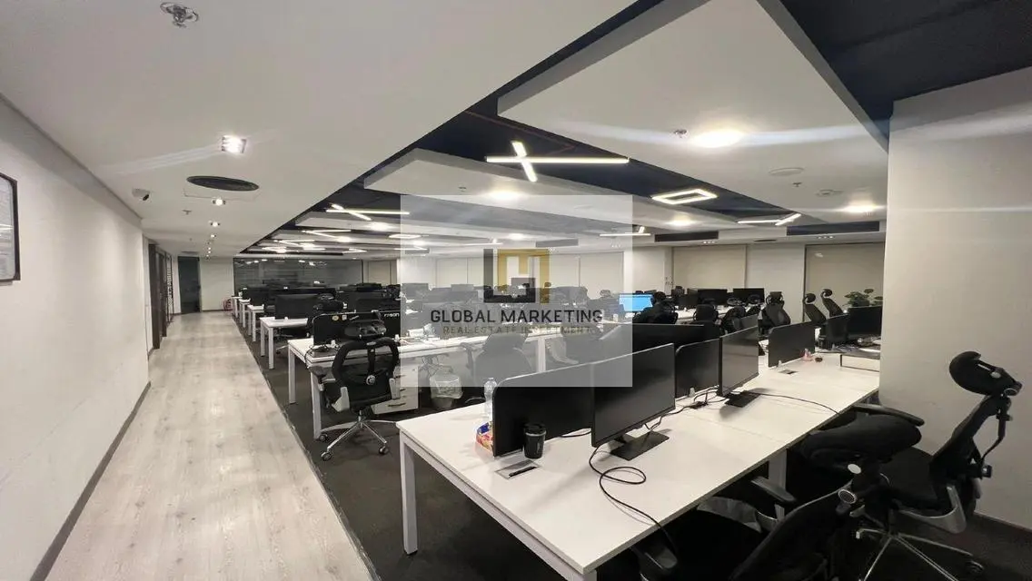 Office 550 sqm ground floor for rent in 90th St