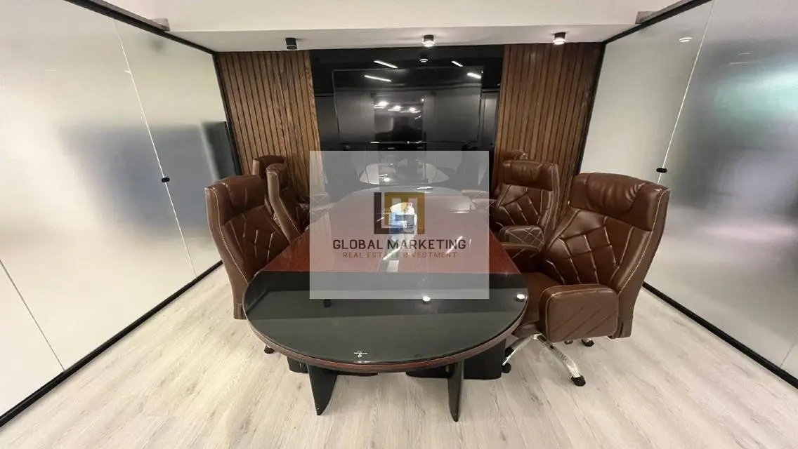 Office 550 sqm ground floor for rent in 90th St