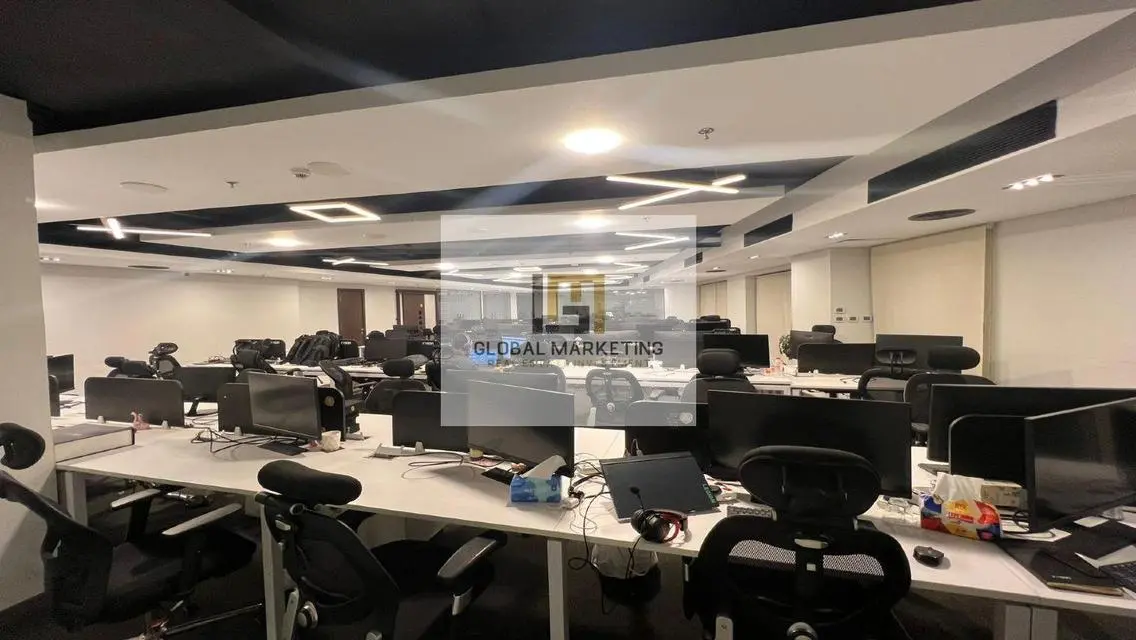 Office 550 sqm ground floor for rent in 90th St