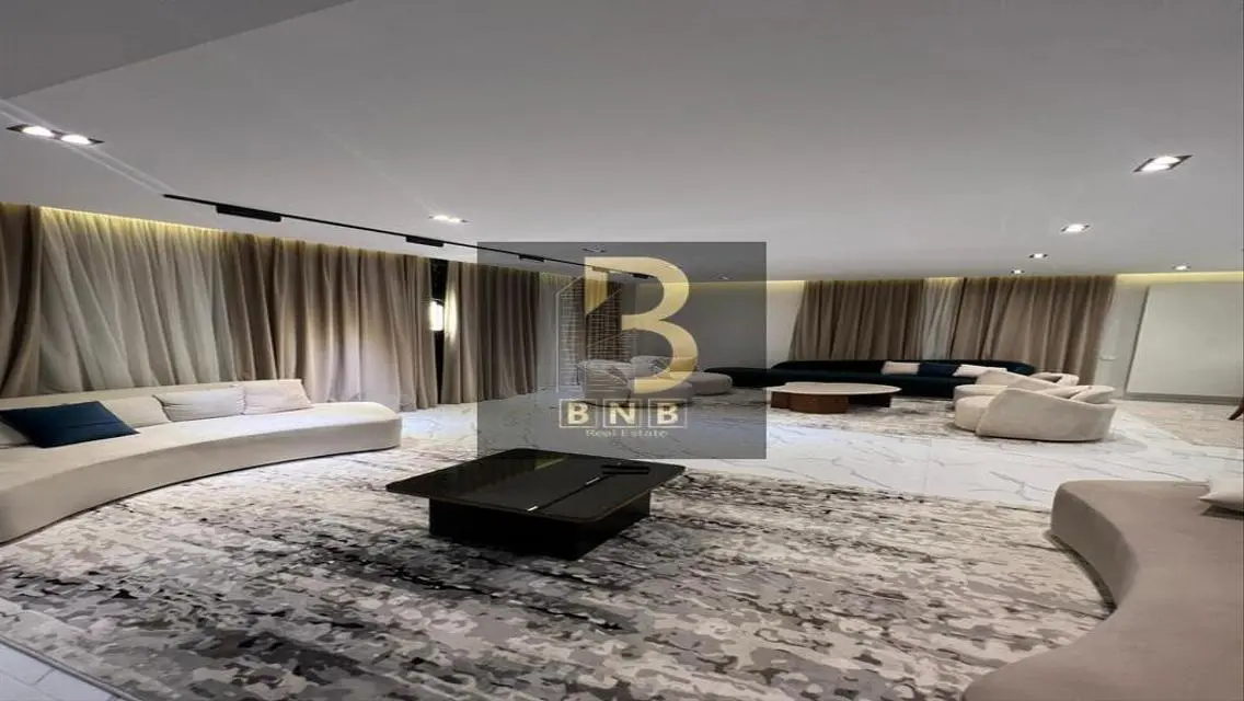 Furnished Villa First use (Private Pool) Hyde Park