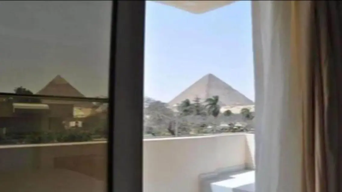 Apartment view Pyramids of Giza next New Giza