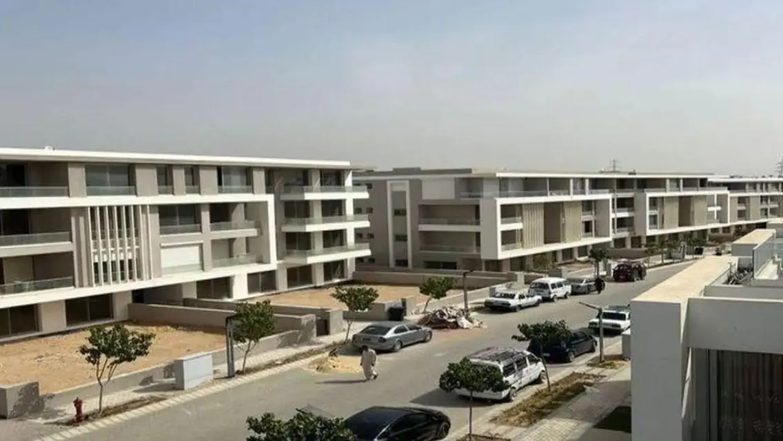 Apartment view Pyramids of Giza next New Giza