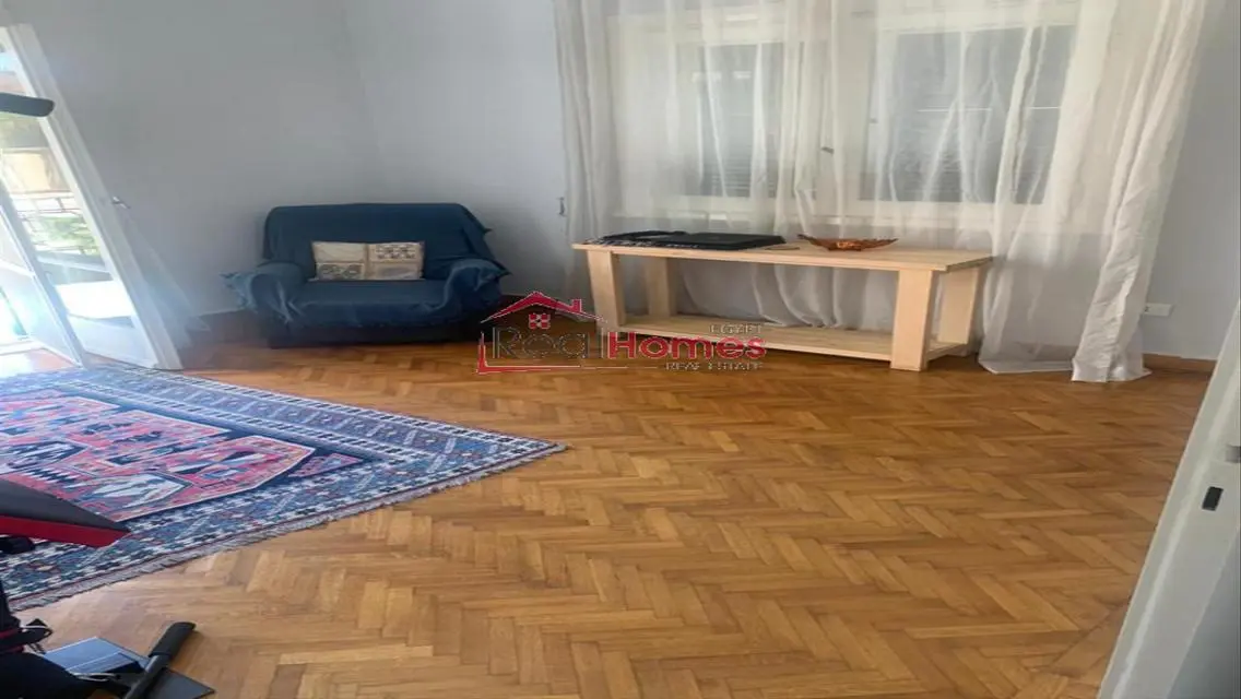 High ceiling apartment with terrace for rent