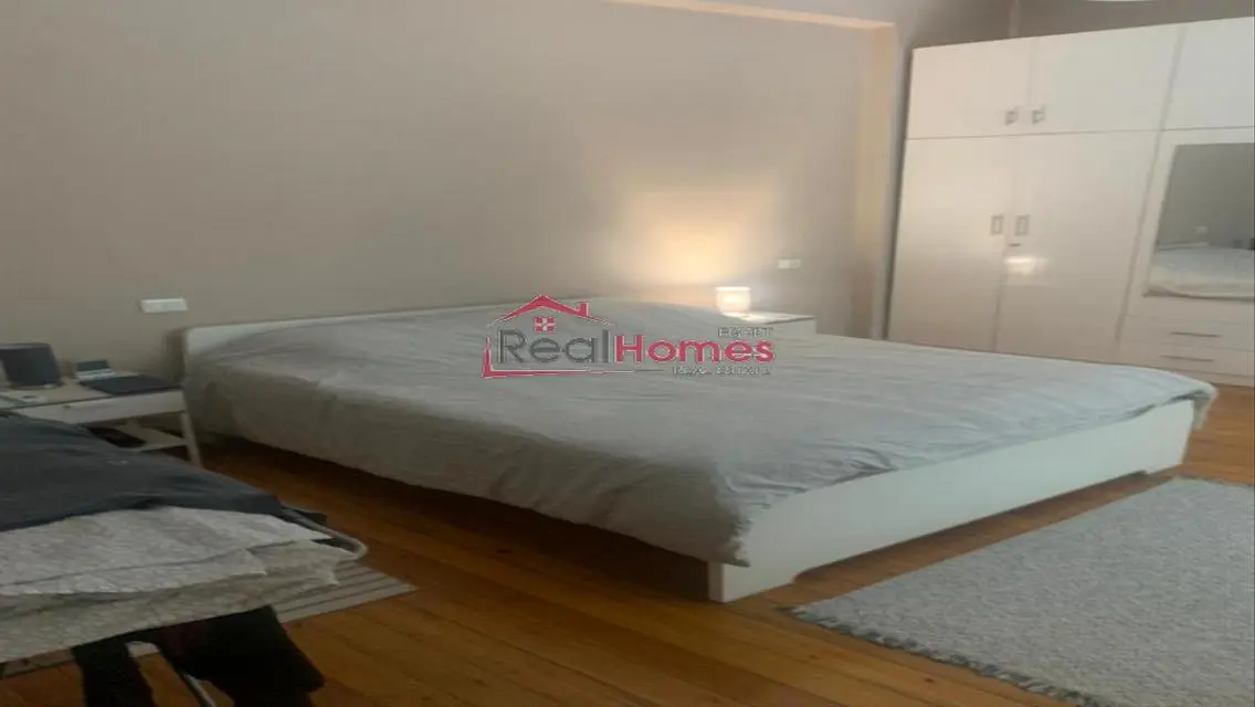 High ceiling apartment with terrace for rent
