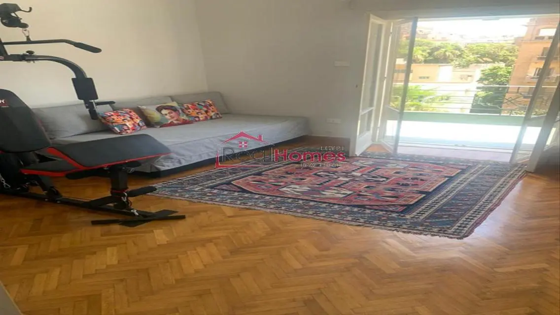 High ceiling apartment with terrace for rent