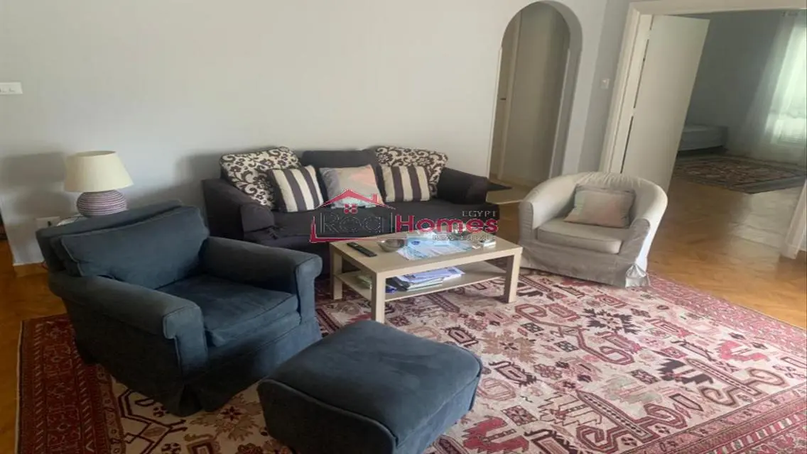 High ceiling apartment with terrace for rent