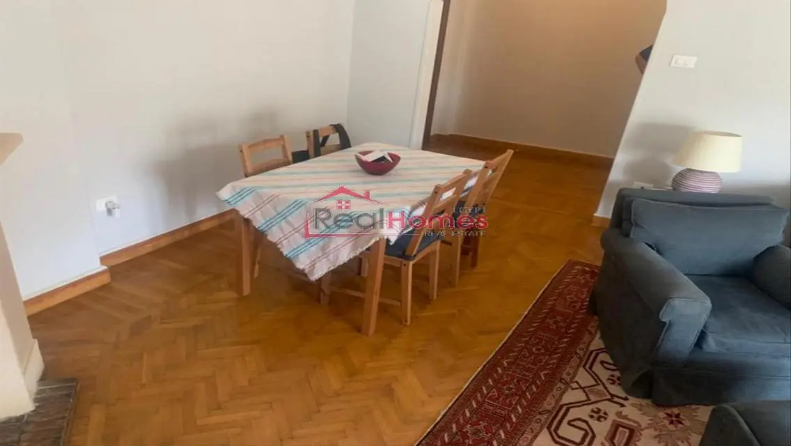 High ceiling apartment with terrace for rent