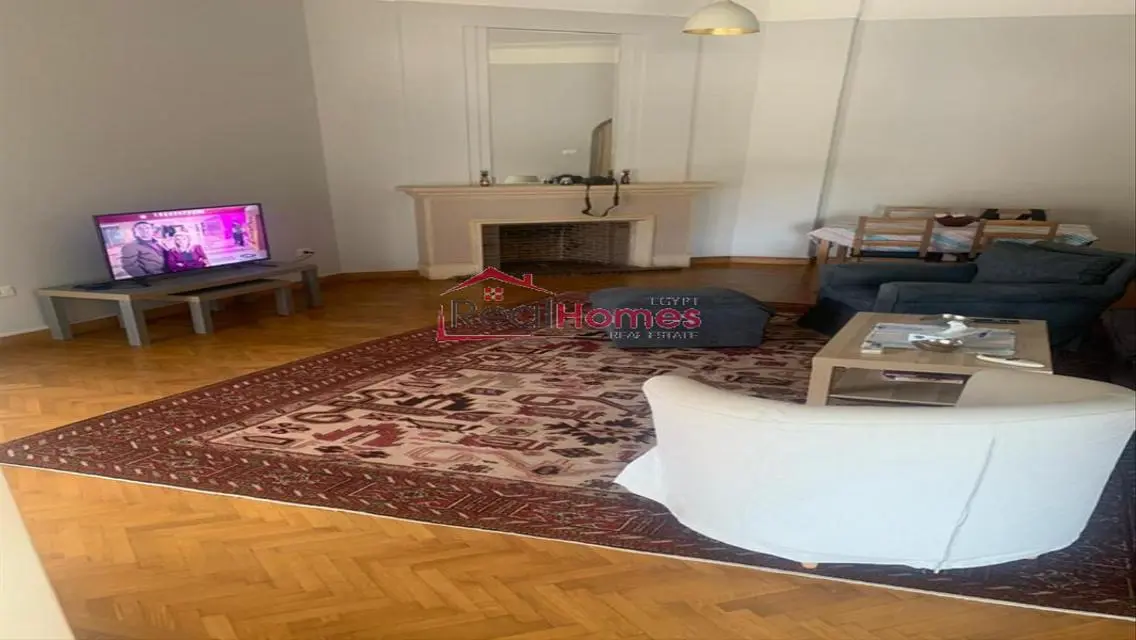 High ceiling apartment with terrace for rent