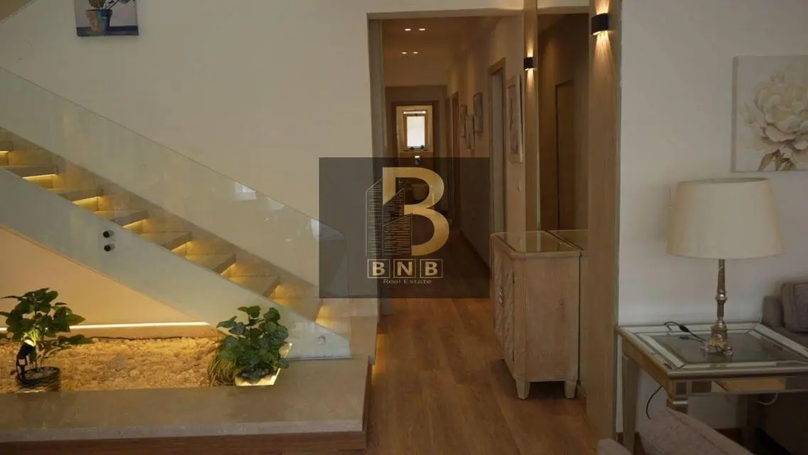 Furnished penthouse (private pool) view Lakes