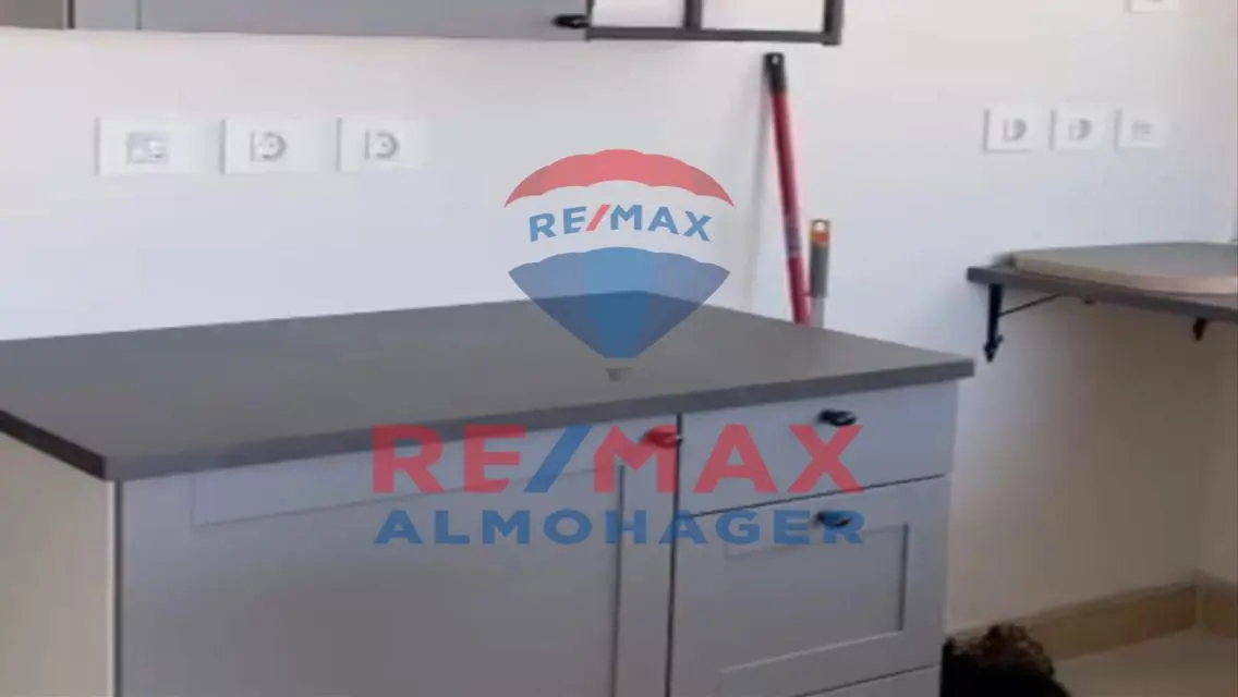 شقة فاخرة للإيجار بتصميم عصري وسعر مميز
