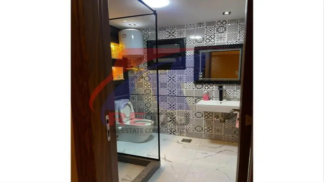 بنت هاوس فيومفتوح بالقرب من الطيران مدينه نصر.