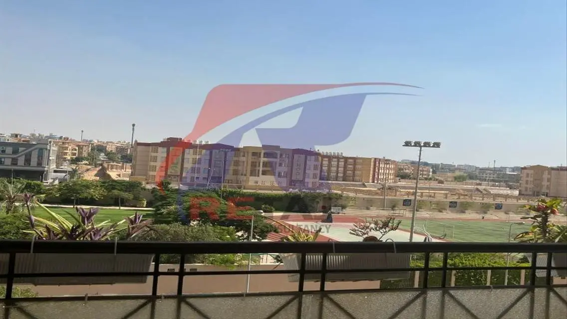 شقة لقطة للبيع فيو مفتوح جنوب الاكاديميه التجمع  .