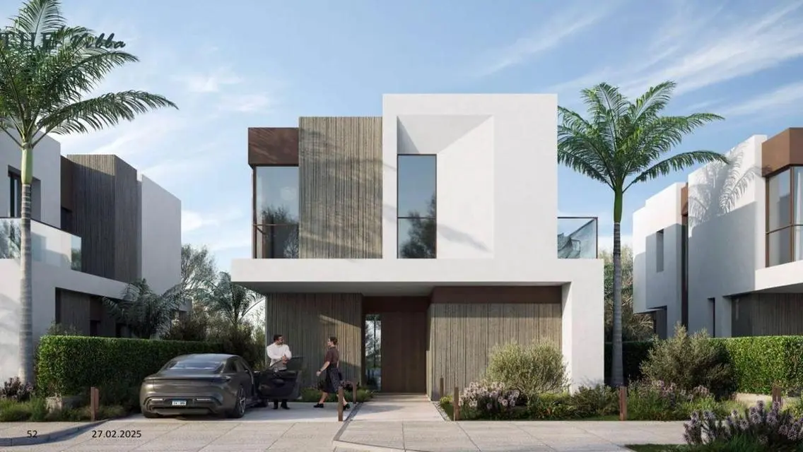 Finished villa with ACs in Solana, with installmen